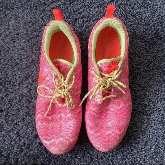 NIKE Sneakers Youth Size 6 Pink Orange Neon Running - Picture 1 of 10